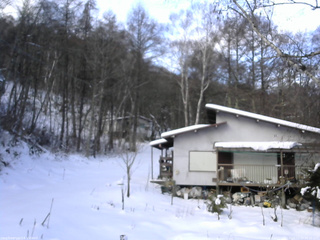 長野県菅平高原 ゆたか山荘 西側(坂上) 2025/12/20 08:30