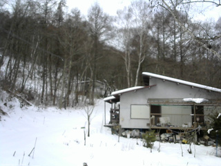 長野県菅平高原 ゆたか山荘 西側(坂上) 2025/12/20 10:15