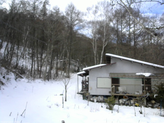 長野県菅平高原 ゆたか山荘 西側(坂上) 2025/12/20 11:30
