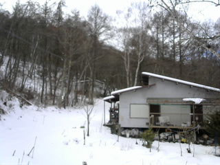 長野県菅平高原 ゆたか山荘 西側(坂上) 2025/12/20 13:00