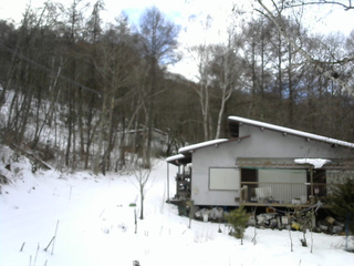 長野県菅平高原 ゆたか山荘 西側(坂上) 2025/12/20 13:30
