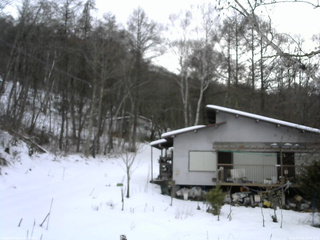 長野県菅平高原 ゆたか山荘 西側(坂上) 2025/12/20 14:45