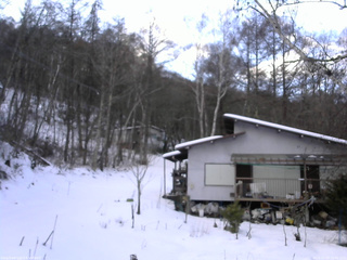 長野県菅平高原 ゆたか山荘 西側(坂上) 2025/12/20 15:00