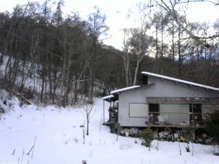 長野県菅平高原 ゆたか山荘 西側(坂上) 2025/12/20 15:15