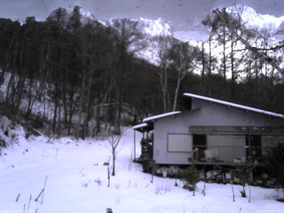 長野県菅平高原 ゆたか山荘 西側(坂上) 2025/12/20 16:45
