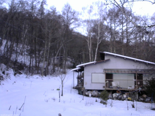 長野県菅平高原 ゆたか山荘 西側(坂上) 2025/12/21 07:00