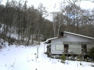 長野県菅平高原 ゆたか山荘 西側(坂上) 2025/12/21 11:00