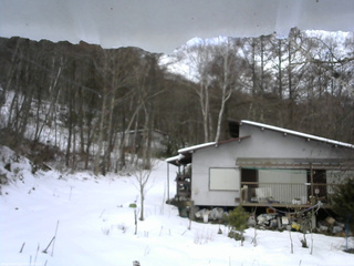 長野県菅平高原 ゆたか山荘 西側(坂上) 2025/12/21 11:30