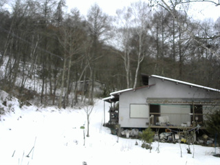 長野県菅平高原 ゆたか山荘 西側(坂上) 2025/12/21 13:30
