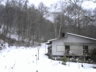 長野県菅平高原 ゆたか山荘 西側(坂上) 2025/12/21 15:00