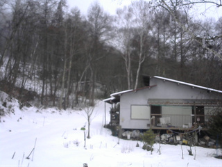 長野県菅平高原 ゆたか山荘 西側(坂上) 2025/12/21 15:15
