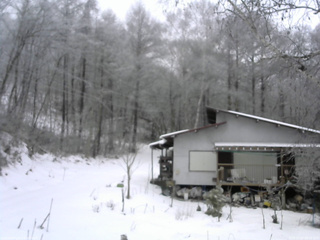 長野県菅平高原 ゆたか山荘 西側(坂上) 2025/12/22 08:30
