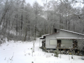 長野県菅平高原 ゆたか山荘 西側(坂上) 2025/12/22 09:00