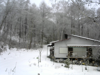 長野県菅平高原 ゆたか山荘 西側(坂上) 2025/12/22 10:15