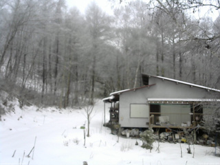 長野県菅平高原 ゆたか山荘 西側(坂上) 2025/12/22 10:45