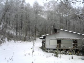 長野県菅平高原 ゆたか山荘 西側(坂上) 2025/12/22 12:45