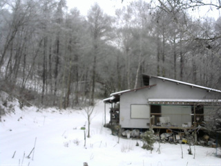 長野県菅平高原 ゆたか山荘 西側(坂上) 2025/12/22 13:15