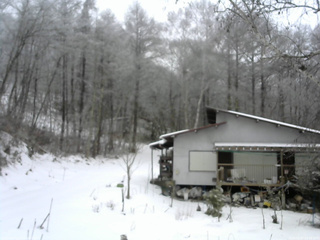 長野県菅平高原 ゆたか山荘 西側(坂上) 2025/12/22 13:30