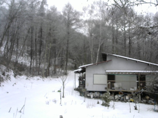 長野県菅平高原 ゆたか山荘 西側(坂上) 2025/12/22 15:00