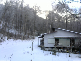 長野県菅平高原 ゆたか山荘 西側(坂上) 2025/12/22 15:45