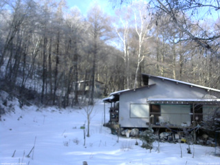 長野県菅平高原 ゆたか山荘 西側(坂上) 2025/12/23 10:00