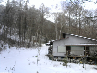 長野県菅平高原 ゆたか山荘 西側(坂上) 2025/12/23 11:45