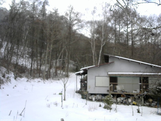 長野県菅平高原 ゆたか山荘 西側(坂上) 2025/12/23 12:30