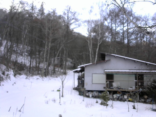 長野県菅平高原 ゆたか山荘 西側(坂上) 2025/12/23 14:45