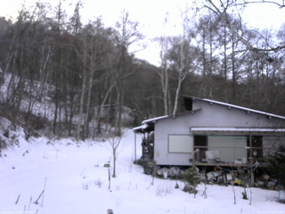 長野県菅平高原 ゆたか山荘 西側(坂上) 2025/12/23 15:00