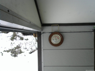 長野県菅平高原 ゆたか山荘 温度計 2025/12/23 05:15