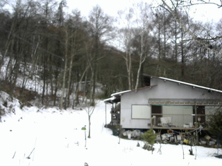 長野県菅平高原 ゆたか山荘 西側(坂上) 2025/12/24 11:00