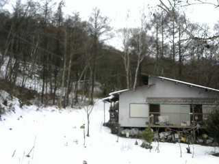 長野県菅平高原 ゆたか山荘 西側(坂上) 2025/12/24 12:45