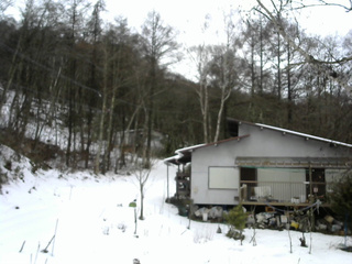 長野県菅平高原 ゆたか山荘 西側(坂上) 2025/12/24 13:15