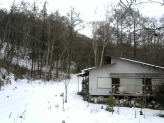 長野県菅平高原 ゆたか山荘 西側(坂上) 2025/12/24 13:45