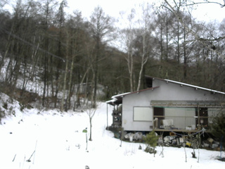 長野県菅平高原 ゆたか山荘 西側(坂上) 2025/12/24 14:15