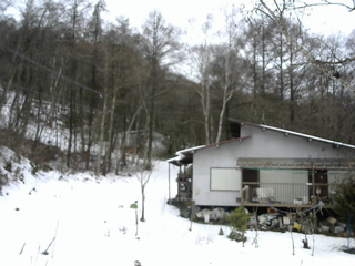 長野県菅平高原 ゆたか山荘 西側(坂上) 2025/12/24 14:30