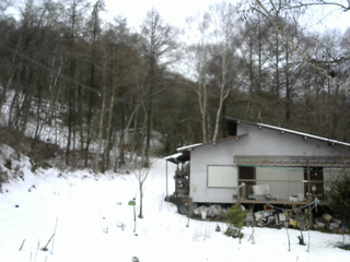 長野県菅平高原 ゆたか山荘 西側(坂上) 2025/12/24 15:00