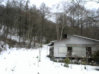 長野県菅平高原 ゆたか山荘 西側(坂上) 2025/12/24 15:15