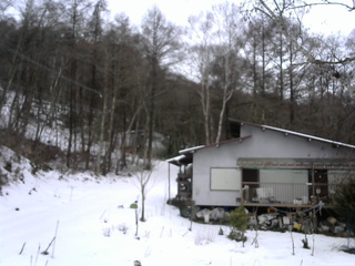 長野県菅平高原 ゆたか山荘 西側(坂上) 2025/12/24 15:30