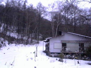 長野県菅平高原 ゆたか山荘 西側(坂上) 2025/12/24 16:30