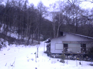 長野県菅平高原 ゆたか山荘 西側(坂上) 2025/12/25 07:00