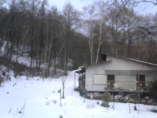 長野県菅平高原 ゆたか山荘 西側(坂上) 2025/12/25 07:15
