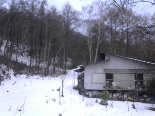 長野県菅平高原 ゆたか山荘 西側(坂上) 2025/12/25 07:45