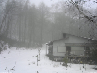 長野県菅平高原 ゆたか山荘 西側(坂上) 2025/12/25 10:15