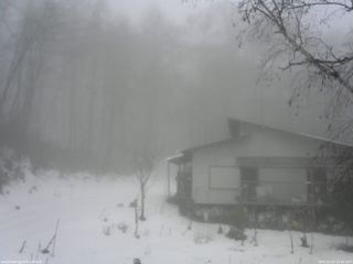 長野県菅平高原 ゆたか山荘 西側(坂上) 2025/12/25 10:45