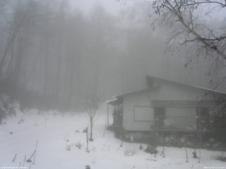長野県菅平高原 ゆたか山荘 西側(坂上) 2025/12/25 11:15