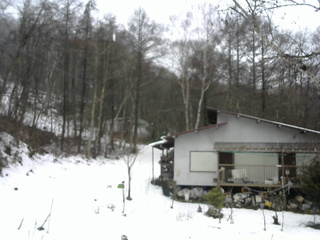 長野県菅平高原 ゆたか山荘 西側(坂上) 2025/12/25 12:30