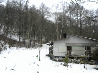 長野県菅平高原 ゆたか山荘 西側(坂上) 2025/12/25 13:00