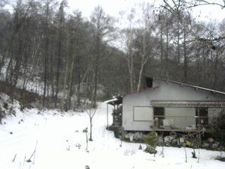 長野県菅平高原 ゆたか山荘 西側(坂上) 2025/12/25 13:30