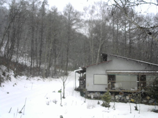 長野県菅平高原 ゆたか山荘 西側(坂上) 2025/12/25 14:15